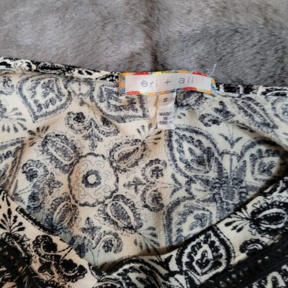 Eri + Ali Hervine‎ Blouse Black Paisley Print - Size Small - Picture 4 of 7